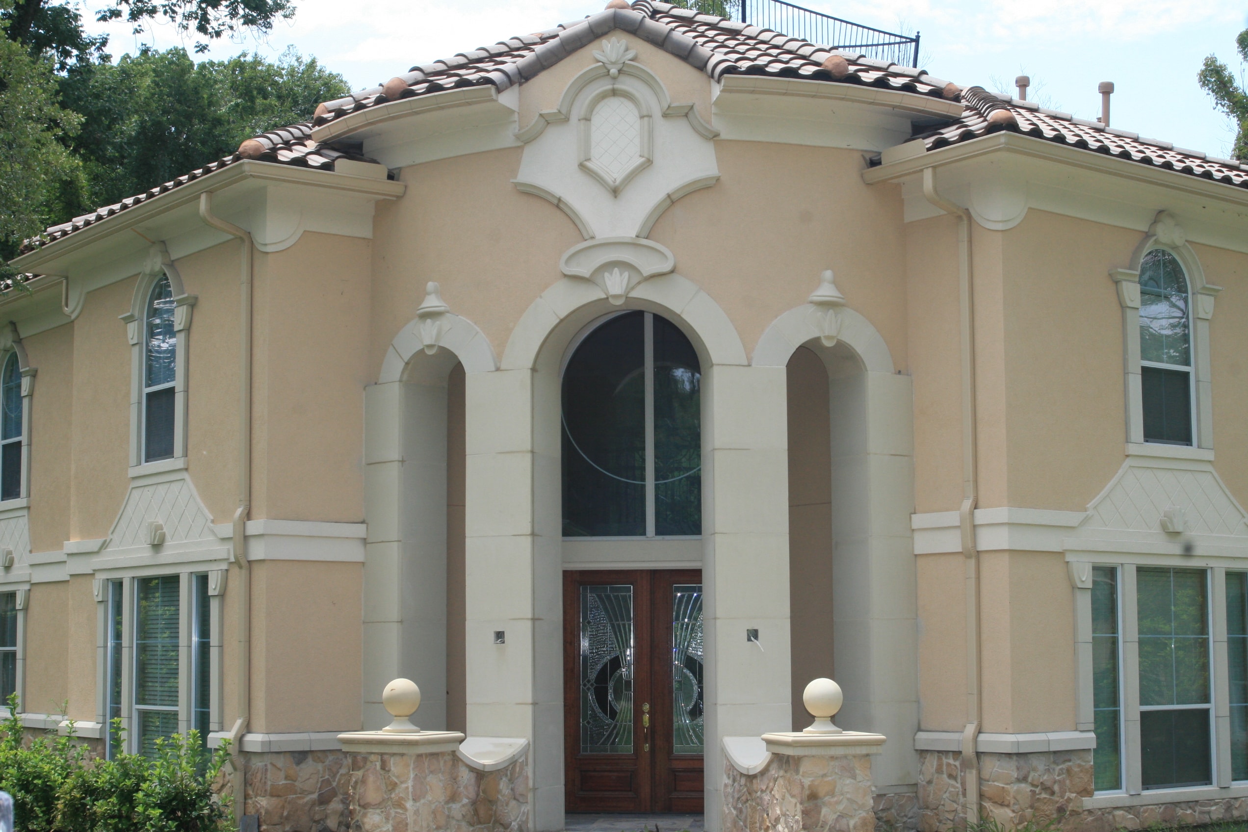 Ajim — Entry Facade